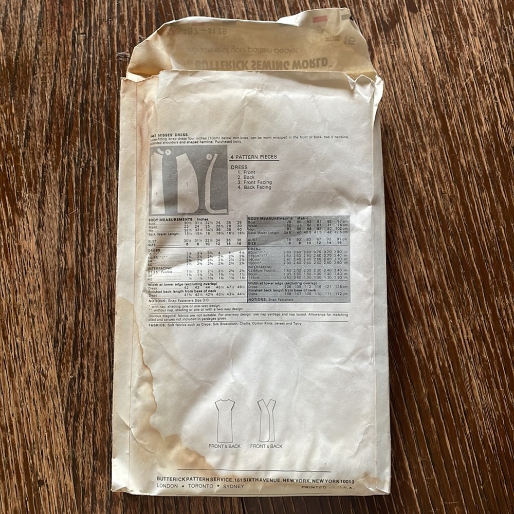 Vintage Sewing Pattern - Picture 2 of 3